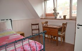 B&B Macbed Checkin-Time 1700-1800 Or Request Before You Book