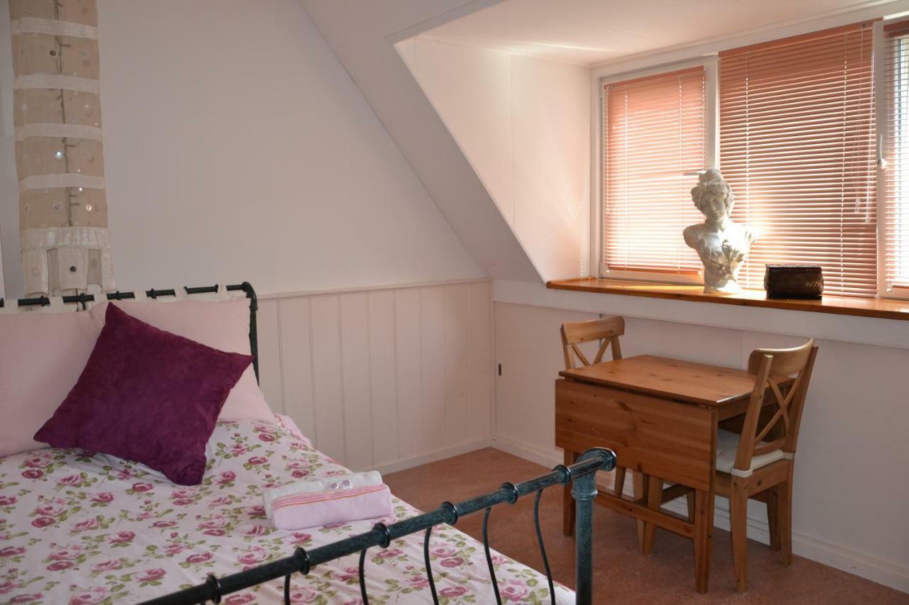 B&B Macbed Checkin-Time 1700-1800 Or Request Before You Book Alkmaar Extérieur photo